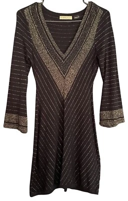 Vestido Suéter Y2K Guess Jeans Negro Dorado Mangas Acampanadas Cuello en V Talla Pequeña Foto 1 de 4