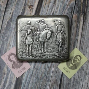 Estuche para cigarrillos de latón plateado profundo URSS años 1940 Tres bogatyrs a caballo + BONIFICACIÓN - Imagen 1 de 13