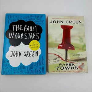 Lot of 2 Books by John Green - A Fault in Our Stars and Paper Towns - Picture 1 of 6