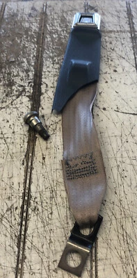 84-87 Ford Escort 2-Door RF Seat Belt Snap / Buckle Used Oem Ford - Image 1 of 4