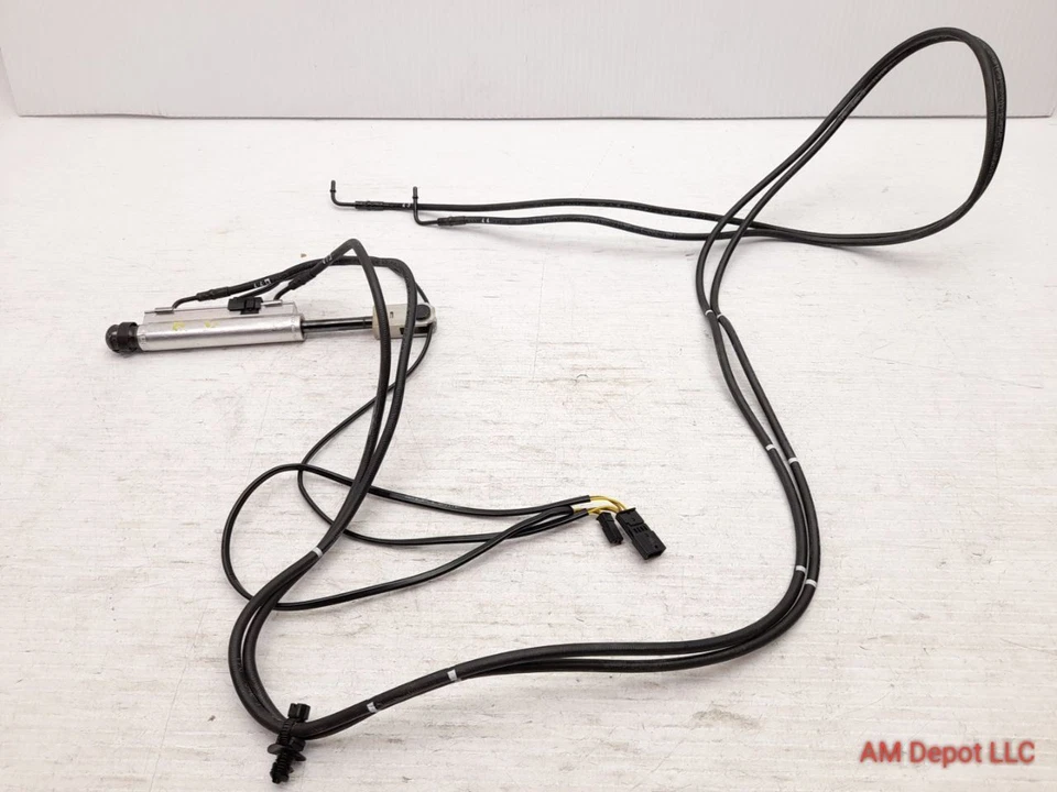 2007 BMW 335i 328i E93 Convertible Right Hydraulic Cylinder Coupling Lock  - Image 1 of 4