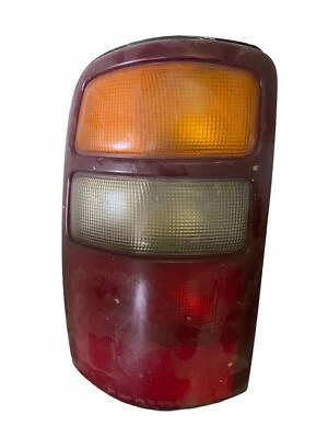 00 01 02 03 吉姆西 YUKON XL 1500 尾灯总成左驱动器侧 — 第 1/4 张图片