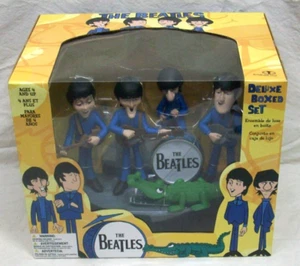 Sin usar, en caja y sellado The Beatles McFarlane Toys figuras de dibujos animados conjunto en caja de lujo NUEVO - Imagen 1 de 7