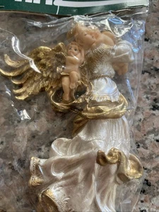 Vintage 1980s Raz Imports Angel with Babies Ornament New NIP - Picture 1 of 4