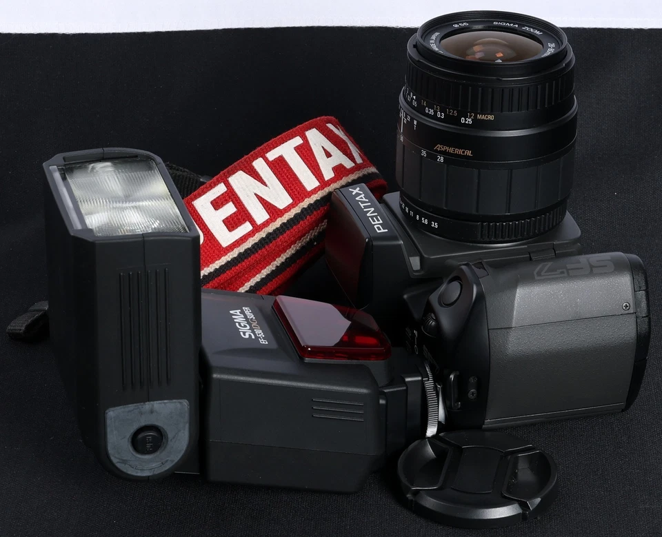 Pentax SF7 QD 35mm Film AF SLR + Sigma AF 28-80mm Asph Lens & EF-530DG Super Kit - Image 1 of 4