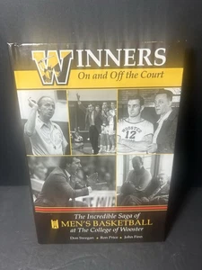 Winners On And Off The Court The College of Wooster Men's Basketball HC Book Sig - Bild 1 von 4