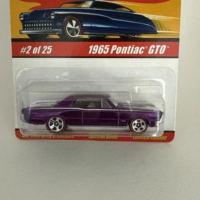 Pontiac GTO #2 de 25 Hot Wheels Classics Series rayas púrpura/blanco Foto 1 de 4