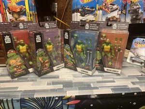 BST AXN TMNT Teenage Mutant Ninja Turtles Action Figure Lot of  4+1 - Picture 1 of 2