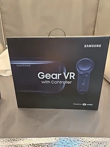 Samsung Galaxy Gear VR 2017 SM-R324 Oculus VR Headset Original Box & Controller - Picture 1 of 8
