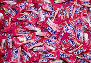 6 Pfund ERDBEERE Hi-Chew Süßigkeiten Obst Kausnacks in großen Mengen - 6 Pfund # 6 Pfund. FRISCH - Bild 1 von 5