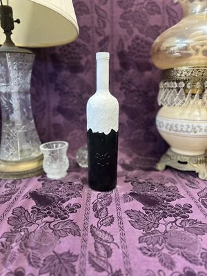 Botella de vino decorativa blanco y negro Foto 1 de 3