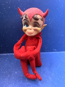 Muñeca retro kitsch KAMAR Knee Hugger Guiñando un ojo DEVIL Bad Wicked Elf Pixie de colección años 60 - Imagen 1 de 23