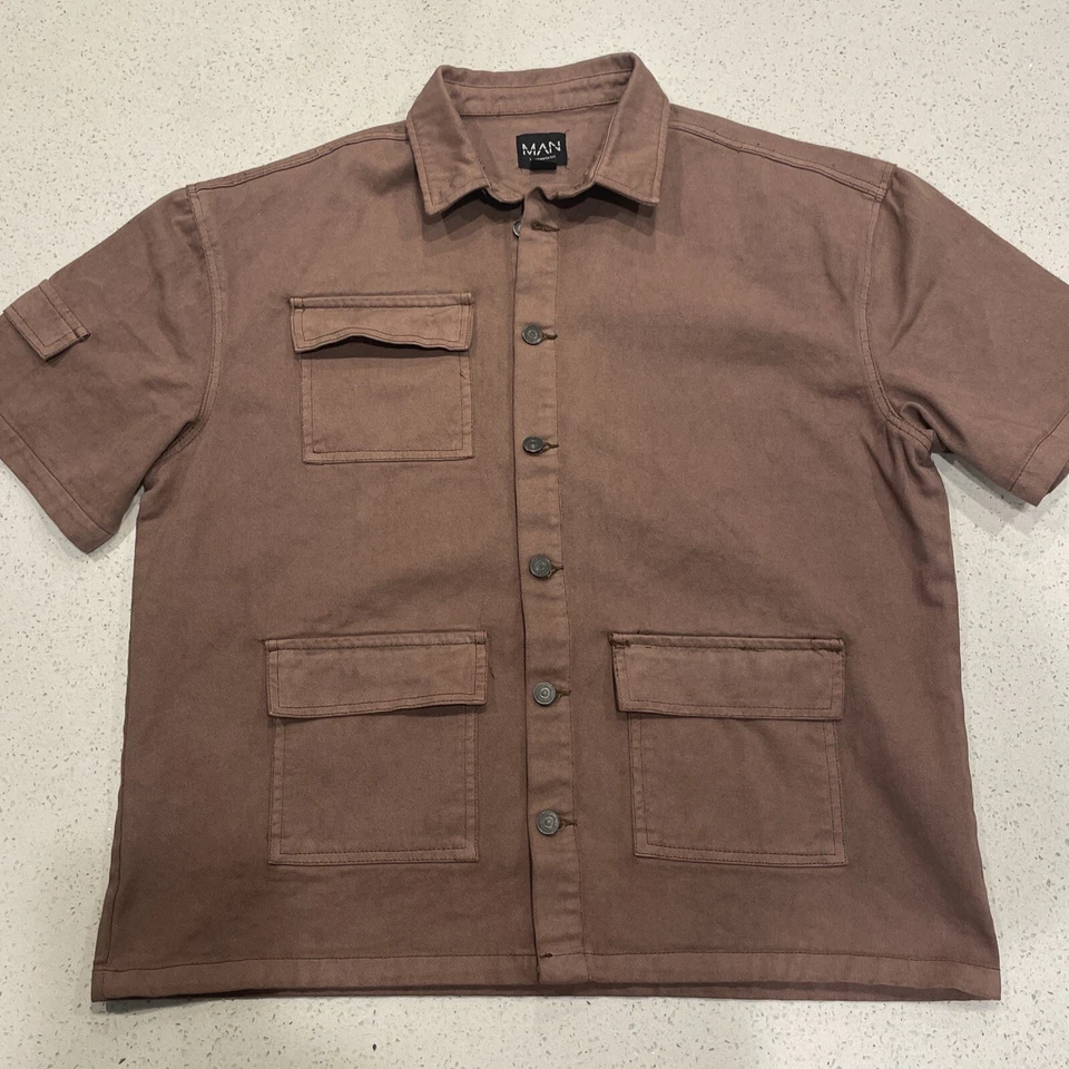 Camisa Boohoo Hombre Rosa Denim Multi Bolsillo Mediana Abotonada Foto 1 de 4