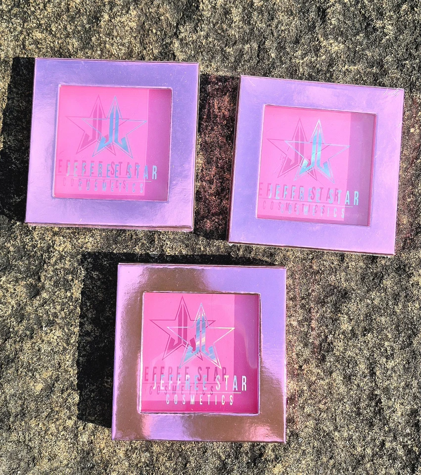 Paleta magnética Jeffree Star tiene capacidad para 9 sombras de ojos individuales Foto 1 de 1