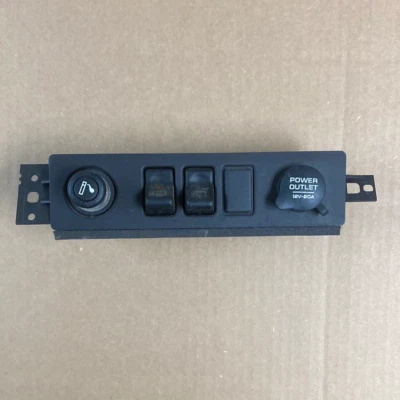 4897503AD 开关挡板适用于吉普切诺基 XJ (97-01) — 第 1/4 张图片