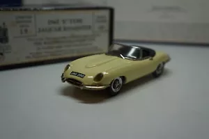 SMALL WHEELS -65 JAGUAR E TYPE ROADSTER - 1/43 SCALE WHITE METAL MODEL CAR SW19 - Picture 1 of 7