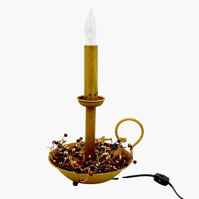 Lámpara Eléctrica Estilo Candelabro Mostaza con Guirnalda Extraíble de Estrellas y Bayas Foto 1 de 3