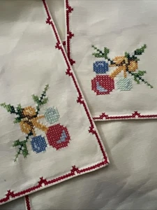 Vintage 7er Set Leinen Tischsets handbestickt Kreuzstich Blume Floral 16x15,5 - Bild 1 von 8