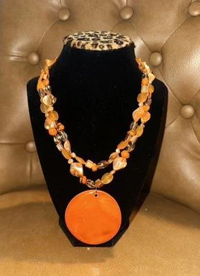 Collar Madreperla Doble Hilo Grande Redondo Naranja Colgante Cuentas Lucite Foto 1 de 4
