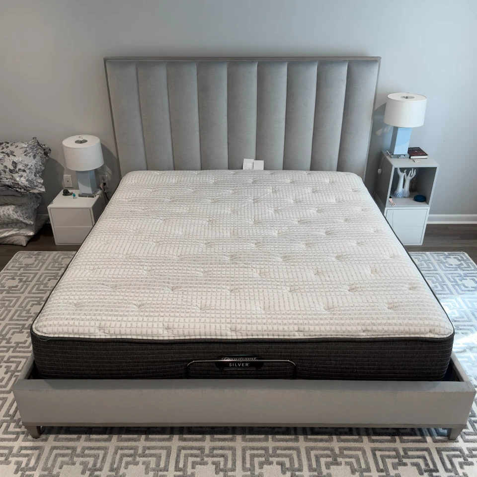 Simmons Beautyrest Silver BRSC-BOLD King 12" Mattress - 700810290-1060 Mfg 2019 - Image 1 of 4