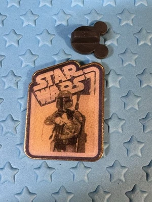 Disney pin 112176 Star Wars Mystery Boba Fett Mandalorian helmet poster helmet - Image 1 of 2
