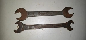 LOT DE 2 CLES PEUGEOT SURPANS & VANA LION - Picture 1 of 2