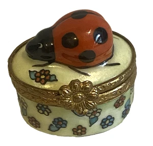 LIMOGES France PEINT MAIN Hinged Trinket Box-LADYBUG Springtime Garden-Cute Mini - Picture 1 of 8