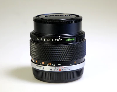 Olympus OM-System F.Zuiko Auto-T 85mm f2 Portrait Lens With Case - Image 1 of 3