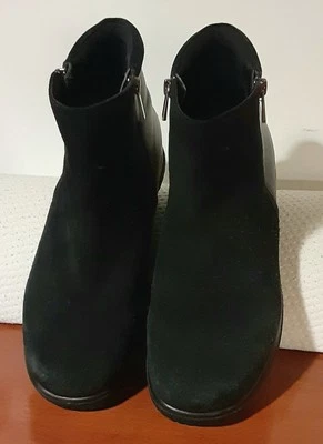 DREW women sz 10.5  KOOL Ankle Boots Black Leather/Suede Comfort Wedge Dbl Zip - Image 1 of 4