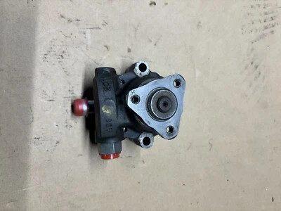 Bomba de dirección asistida Land Rover Discovery 2 1999-2004 OEM QVB500080 de segunda mano Foto 1 de 4