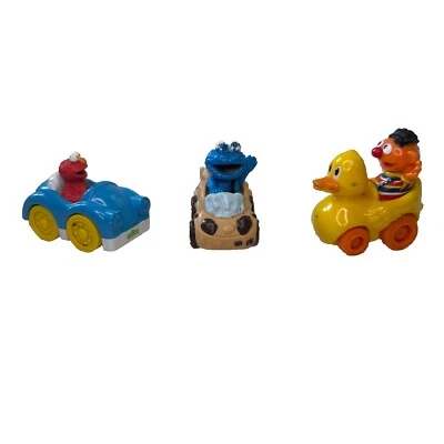 Three Sesame Street Hasboro Monster Race Cars, Cookie Monster, Ernie & Elmo Foto 1 de 4