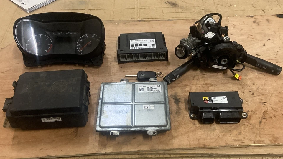 *2015-2019*VAUXHALL CORSA E(1.3CDTI)DIESEL B13DTE COMPLETE ECU KIT 55489277 - Image 1 of 4