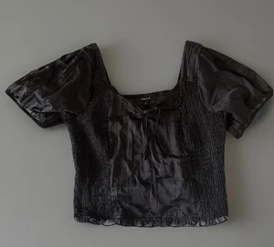 Torrid Cotton Clip Floral Smocked Crop Top Black Size 2 Elastic Smocking - Picture 1 of 12