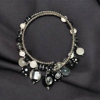 Treska 包裹式项圈带玻璃和树脂口音银色项链 OSFM — 第 1/2 张图片