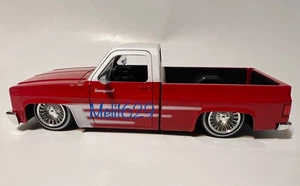 JADA Street Low  1/24 1985 CHEVY  C-10 PICKUP (Red White) - Picture 1 of 9