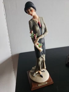 Giuseppe Armani Figurine Lady with Flowers 0413C Florence Italy 10.25" Excellent - Picture 1 of 7