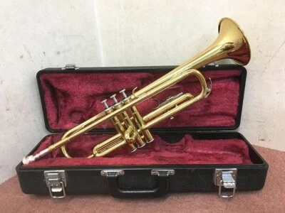 YAMAHA YTR-1335 Trumpet Gold Musical instrument Mouthpeace Hardcase - Image 1 of 4