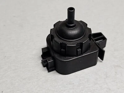 Interruptor de nivel de presión para lavadora Frigidaire 7134762010 134762010 Foto 1 de 4