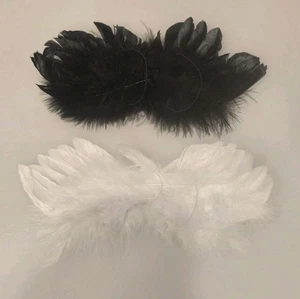 Nuovo set di 2 vestiti ali d'angelo bianco nero per bambola Labubu non inclusi - Foto 1 di 2