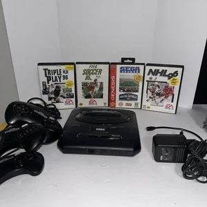 Consola Sega Genesis Paquete 4 Juegos Todos los Cables 3 Controladores Encendido Probado - Imagen 1 de 6