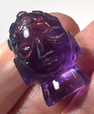 RARE GENUINE AMETHYST HAND CARVED LADIES HEAD 62.80 CARATS BELOW WHOLESALE!!! - Image 1 of 4