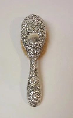 Cepillo de pelo con respaldo de plata esterlina Dominick & Haff, monograma "B K W" (#2) Foto 1 de 4