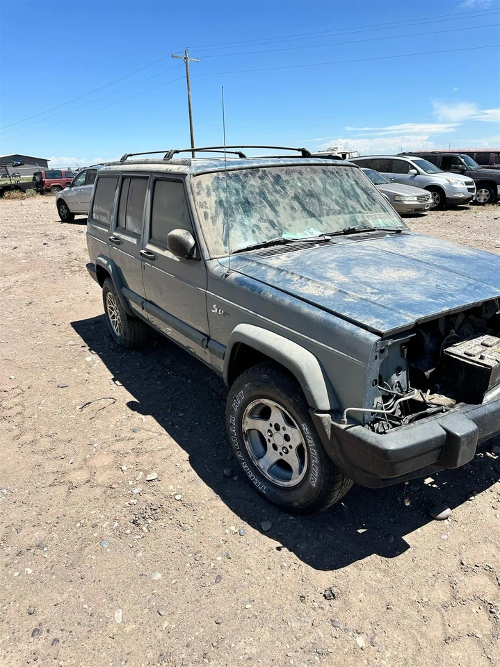 Used Front Axle Assembly Front 4WD fits: 1998 Jeep Cherokee w/o ABS LHD 3.55 rat - Image 1 of 4