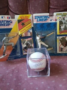 Frank Thomas Bundle incl Rookie Card, Autographed Ball and 2 Starting Lineups - Picture 1 of 10