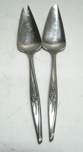 1847 Rogers Bros Spring Charm Daffodil Cheese Fork Pick Spoon VTG Flatware 2 PCS - Picture 1 of 3