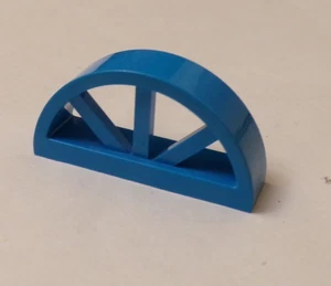 Lego x1 Medium Blue 1x4x1 2/3 Window, Spoked Rounded Top, 20309 (028-427) - Picture 1 of 1