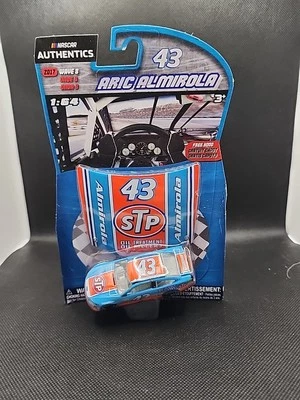 Ford Fusion 2017 Aric Almirola #43 STP Darlington Throwback Wave 8 Foto 1 de 2