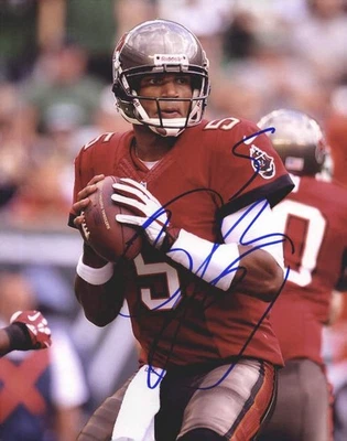 Foto firmada por Josh Freeman de fútbol americano NFL 8x10 con certificado autografiado (A0655 Foto 1 de 2