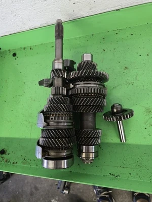 92-95 Honda Civic Oem D16z6 Manual Transmission Gear Set Assembly B000 P20  - Image 1 of 4