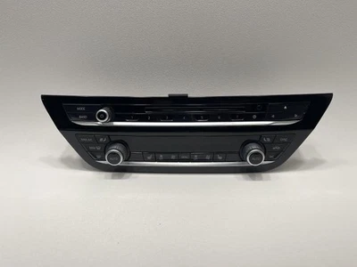 2017-2020 BMW 530i 55098 HEAT/AC CONTROLLER AND DVD CHANGER BLACK TC:PLCFK 61K - Image 1 of 4